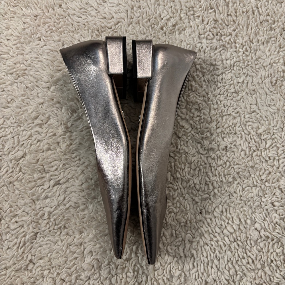 Elizabeth Damrich Trapeze Metallic Leather
Dress Pumps size 7 - Picture 8 of 9
